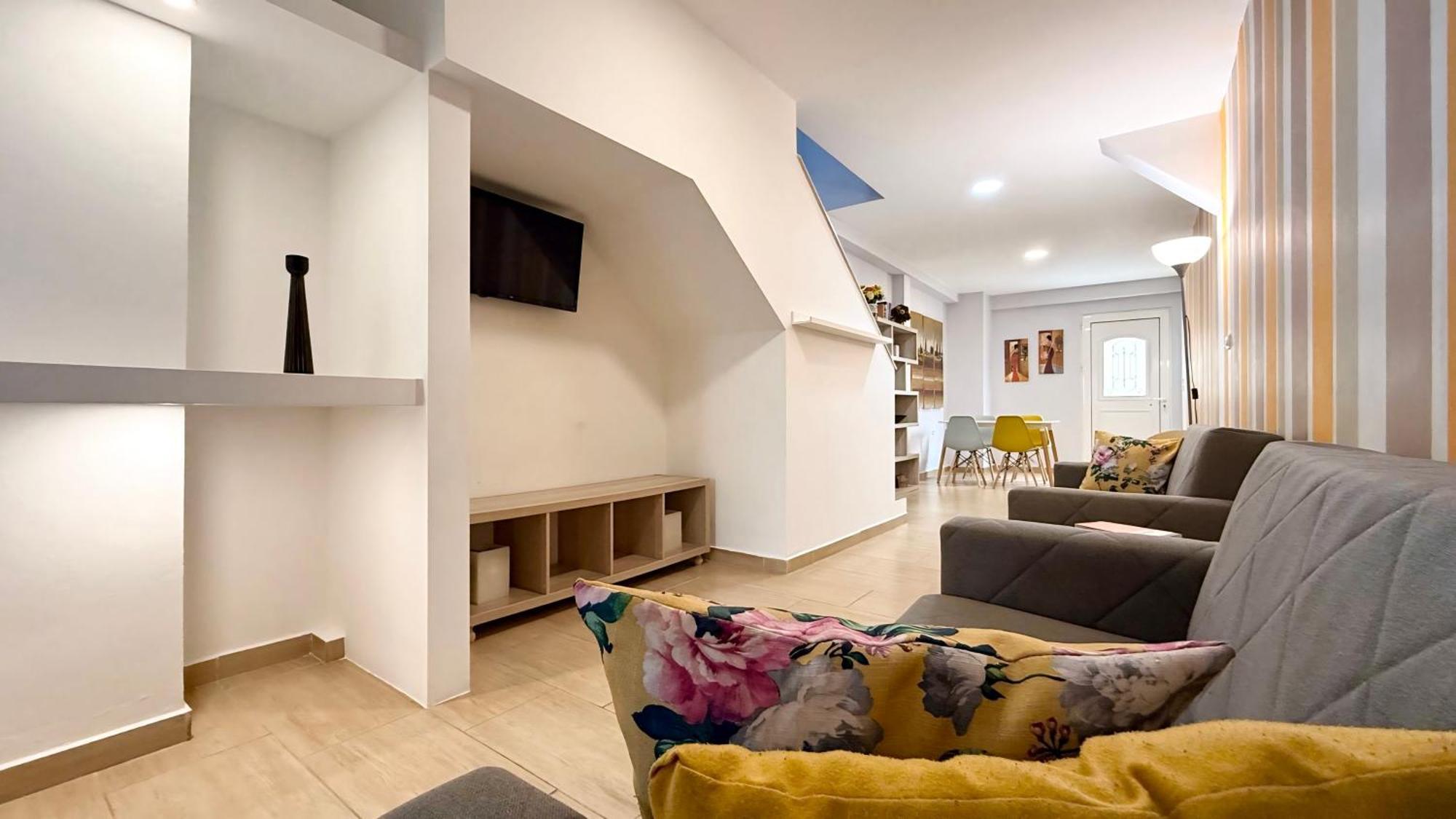 Byron Urban Apartment Каламата Экстерьер фото