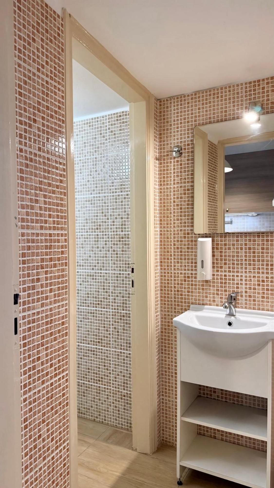 Byron Urban Apartment Каламата Экстерьер фото